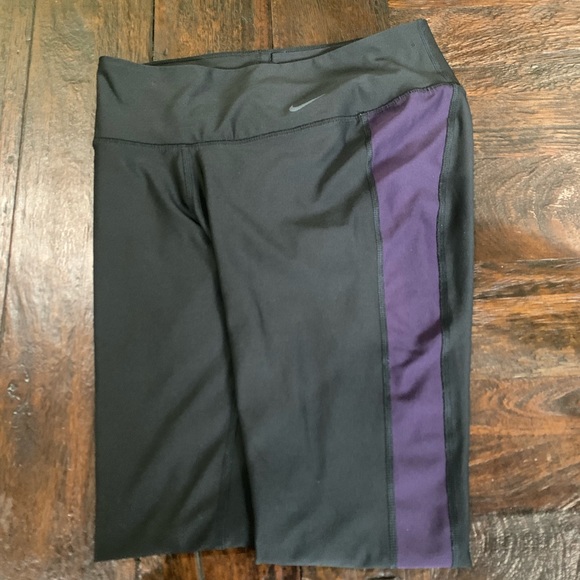 Nike Dri-fit women’s compression leggings. - Picture 2 of 5